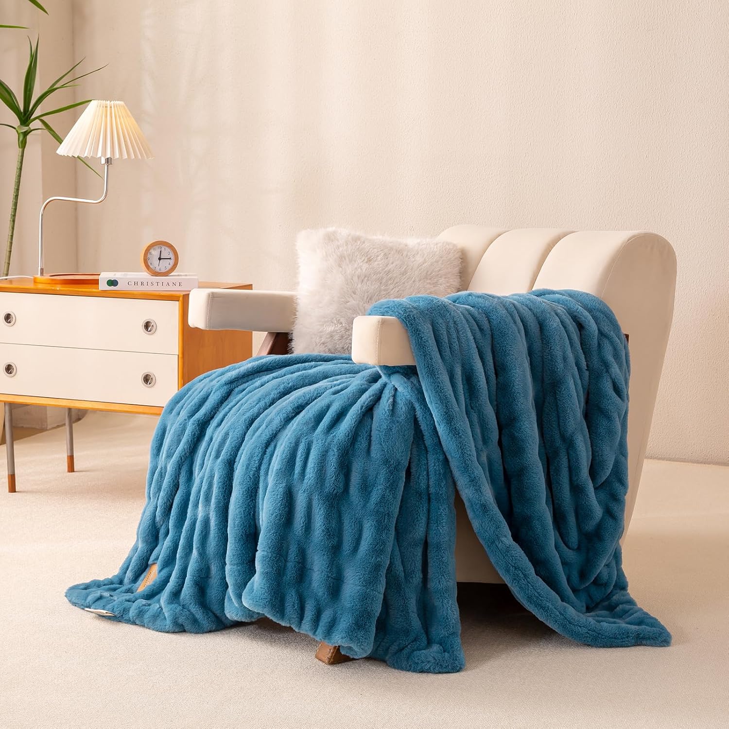BBEE SOLUTIONS Faux Rabbit Fur Throw Blanket | Ultra Soft Plush Double-Sided Blanket for Couch & Bed